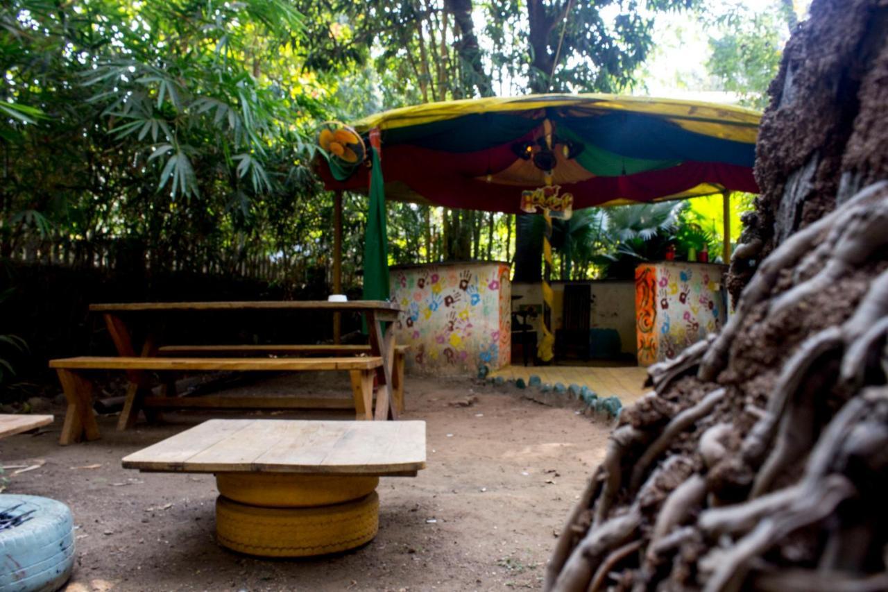 That Crazy Hostel Anjuna Exterior photo